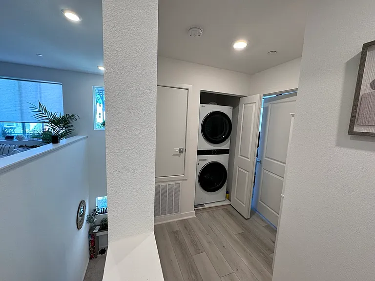 Hallway/Laundry