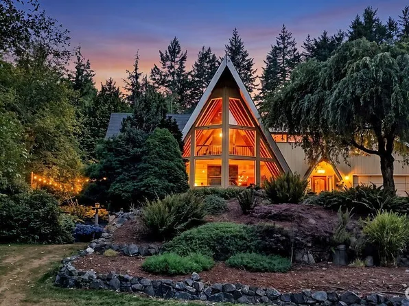 9073 Kaija Lane NW, Seabeck, WA 98380