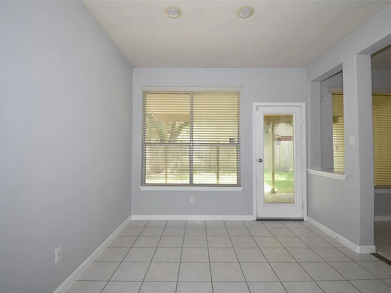 20703 Whitevine Way — Photo 19