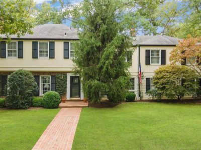 2 Nassau Dr, Saint Louis, MO, 63124