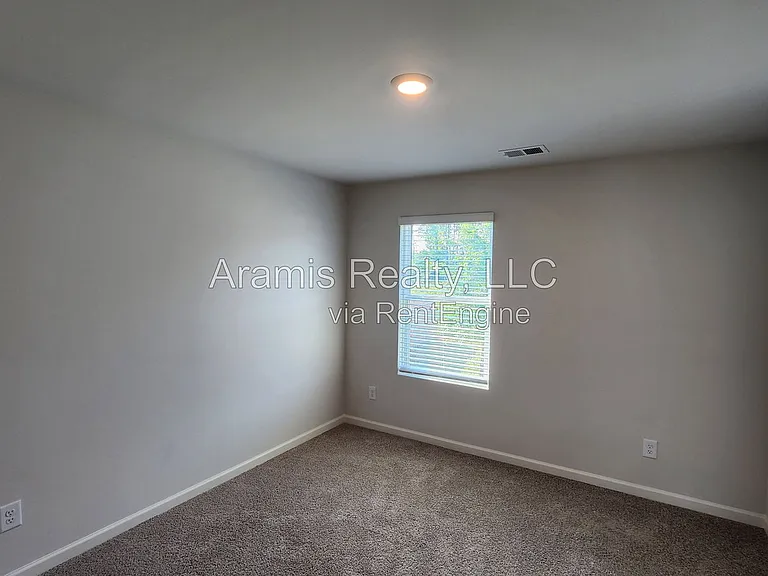 3134 Ellenton Dr — Photo 7