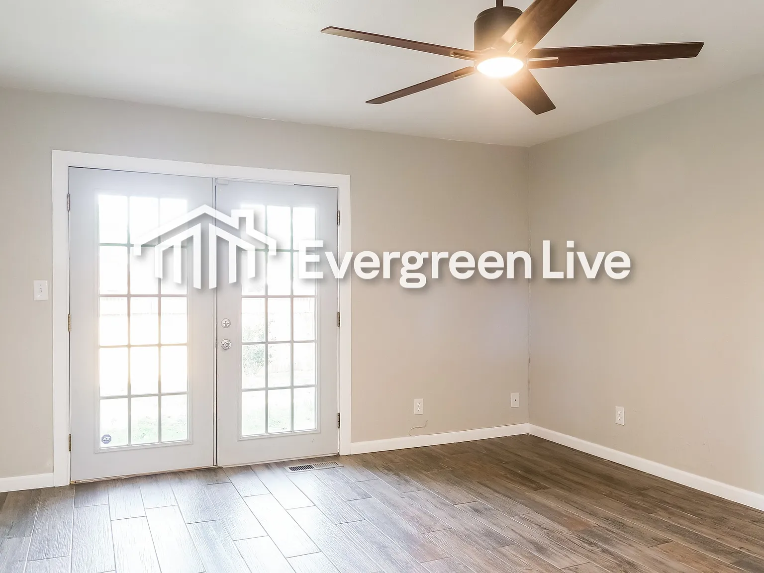 3 bed, 1.5 bath, 1087 sqft, $1,345 — Photo 3