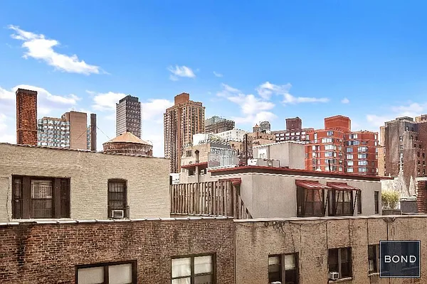 Sold by Bond New York | media 9