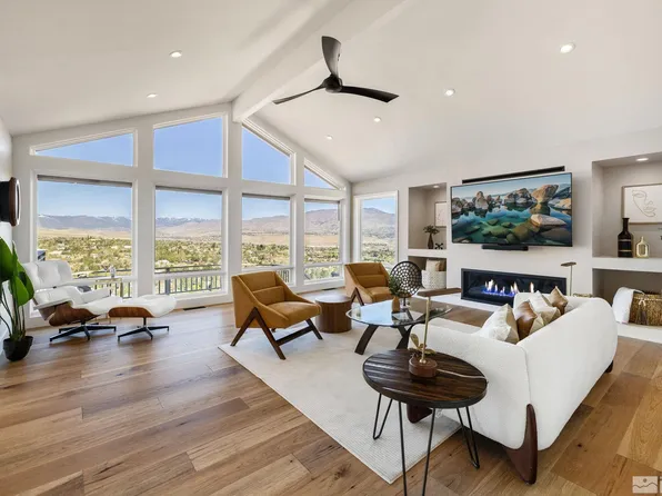 2100 Greensburg Cir, Reno, NV 89509