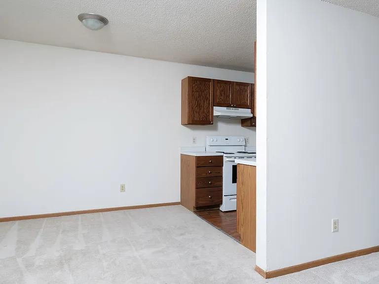 Raven Court Townhomes — Photo 12