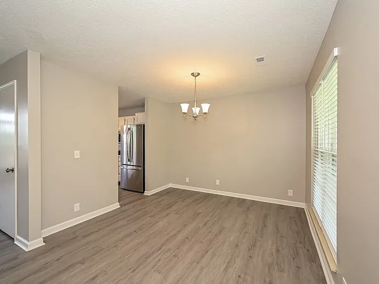 3108 Creekview Ln — Photo 8