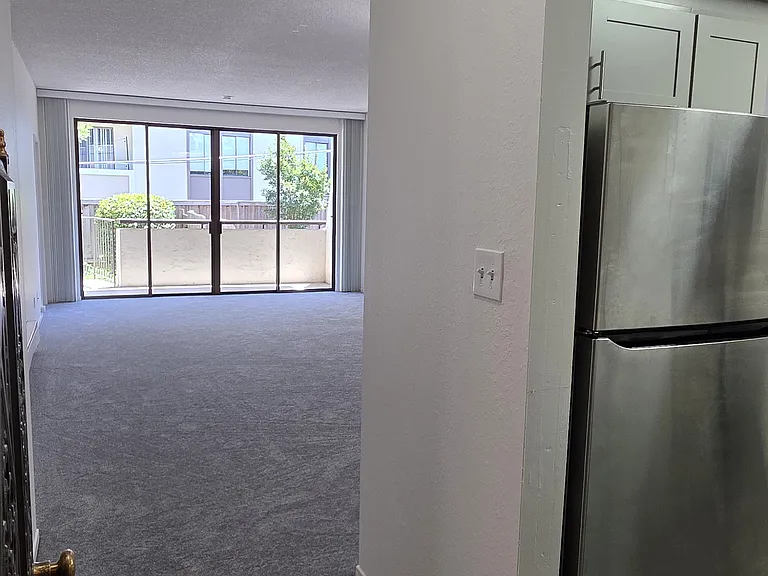 1427 Floribunda Ave #106 — Photo 3