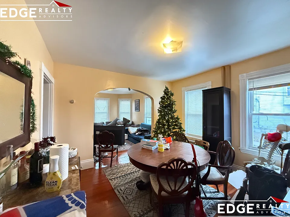 225 Parsons St #1