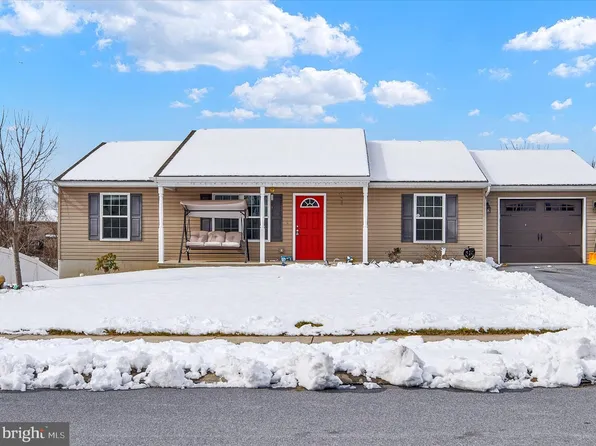 13 Horizon Dr #L-0106, Fredericksburg, PA 17026