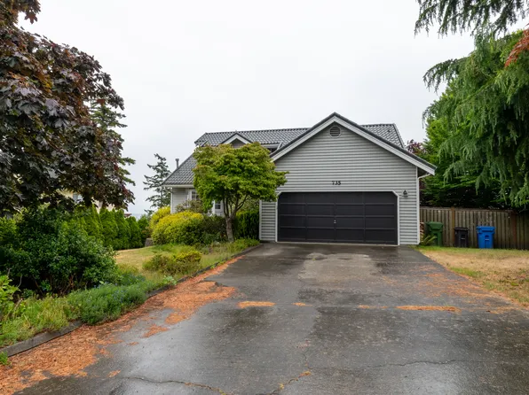 735 SW Barrington Dr, Oak Harbor, WA 98277