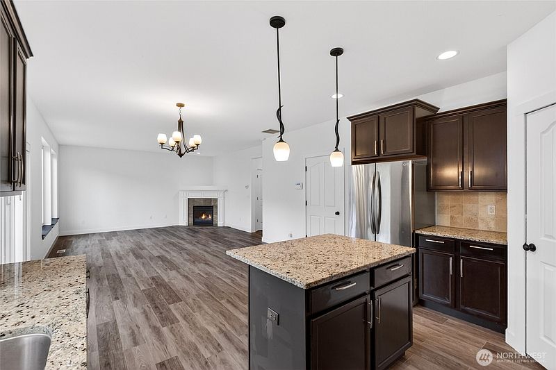 4th image of 18209 5th Avenue Ct E