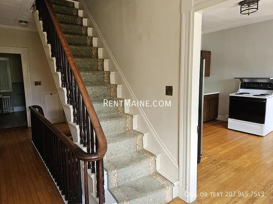 1 bed, 1.5 bath, $1,400 — Photo 4