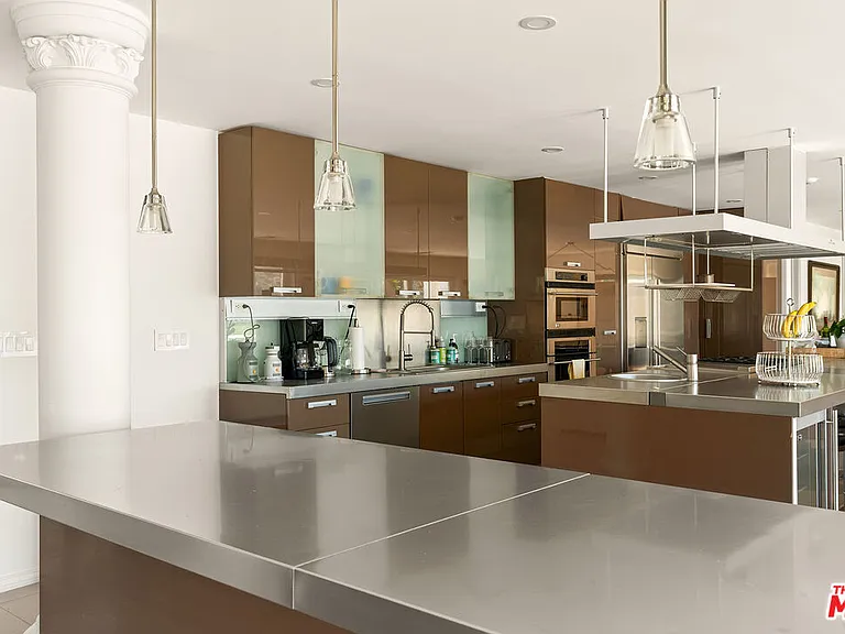 8020 Zeus Dr — Photo 11