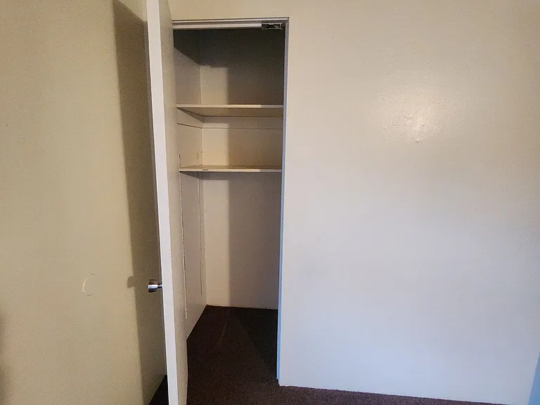 840 SW Grove St — Photo 44