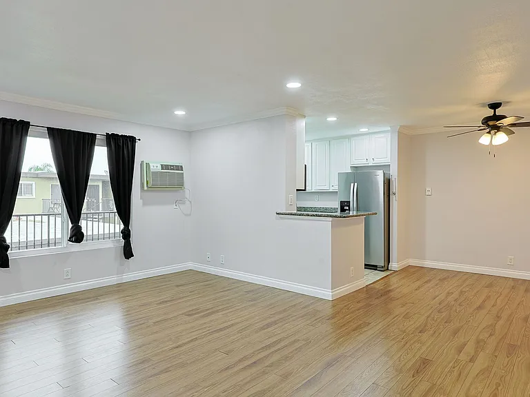 620 E Lexington Ave #16 — Photo 3