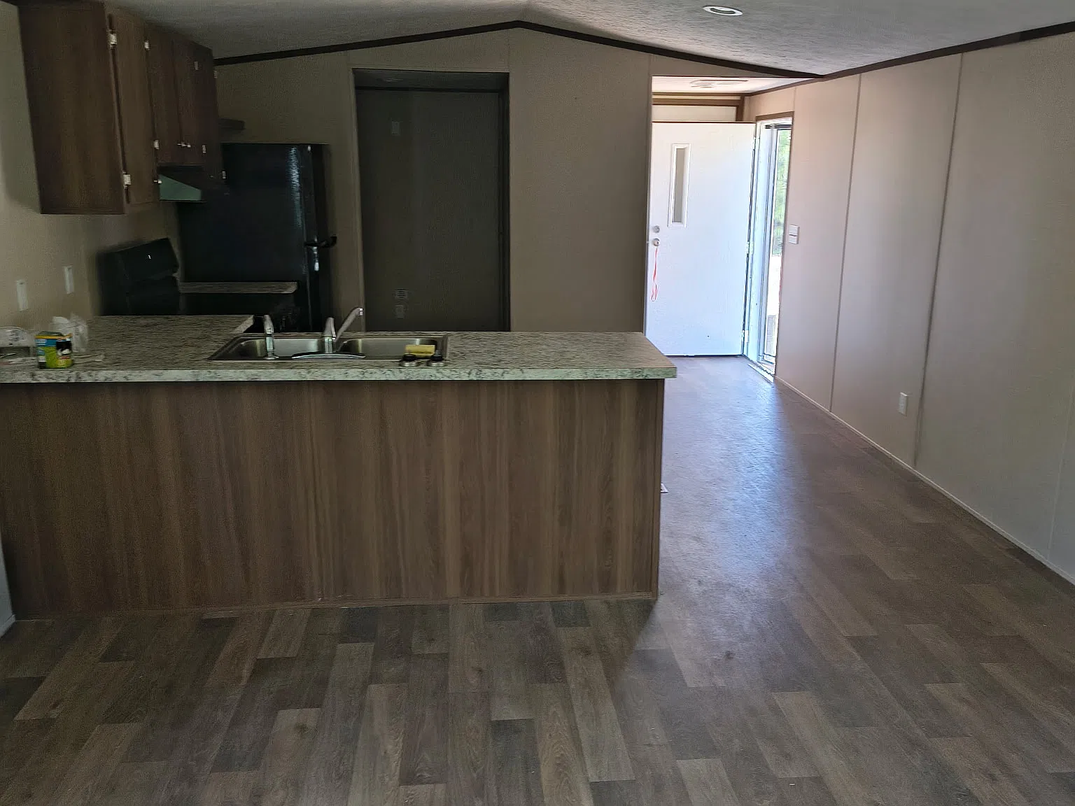 3 bed, $1,000 — Photo 2