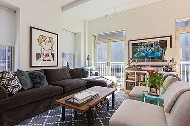 Sold by Avenue Real Estate