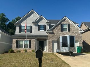 94 White Oak Pl, Smiths Station, AL 36877