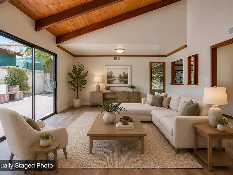 1307 Mackay Ln — Photo 3