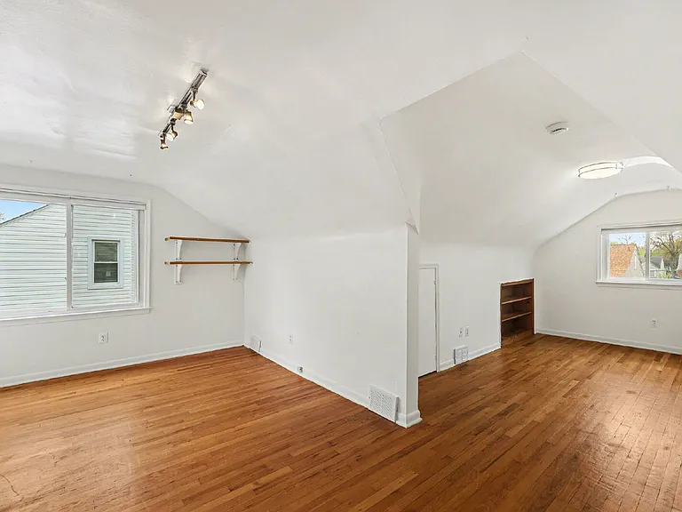 21727 California St — Photo 15