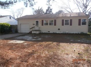 8421 Orcutt Ave, Hampton, VA 23605