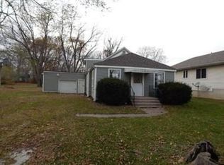 107 7th St, Colona, IL 61241