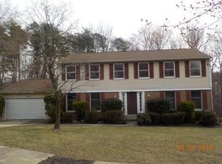 9911 Breezy Knoll Ct, Lanham, MD 20706