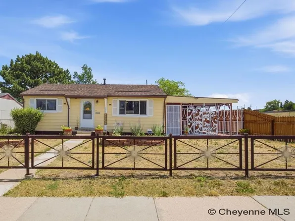201 Stinson Ave, Cheyenne, WY 82007