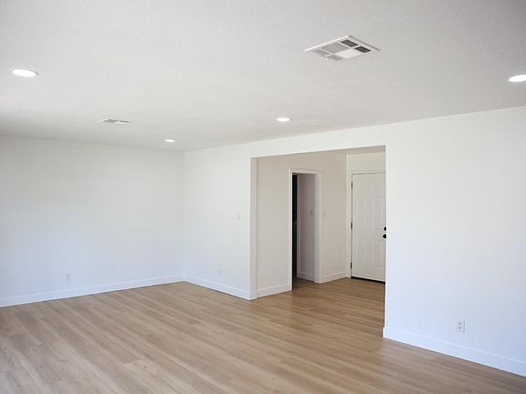 5th image of 641 W Lincoln Rd