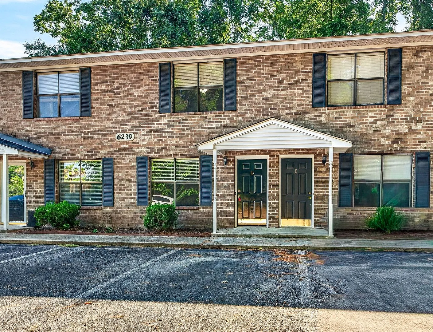 Convenient Living Near Park Circle — Photo 1