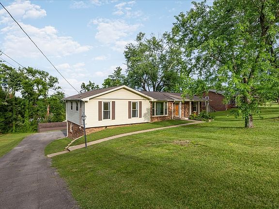 4th image of 1105 Clearview Dr