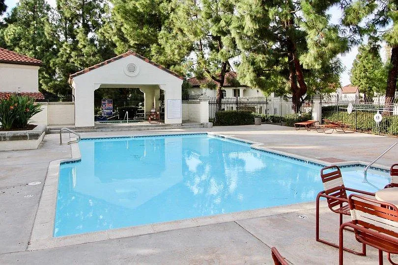 1 bed, 520 sqft, $2,200 — Photo 3