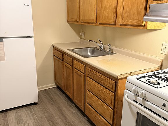 2nd image of 901 N Spruce St #1