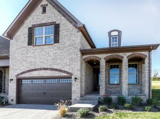 160 Village Cir, Lebanon, TN 37087