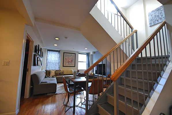 Rented by Vanderborgh Realty  | media 9