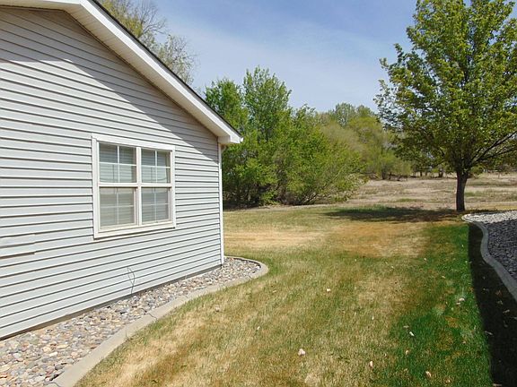 4th image of 810 Riley Ln