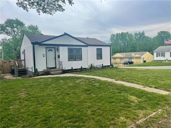 3041 S Scott Ave, Independence, MO 64052