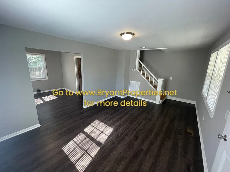 912 Bryan St — Photo 2