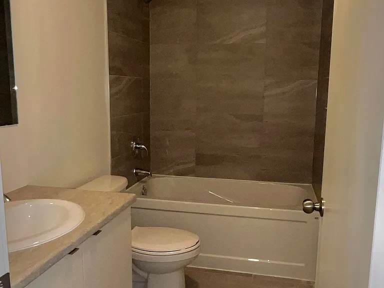 16 Melbourne Ave #209B — Photo 8