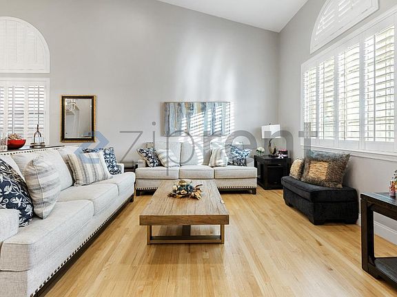 3rd image of 9420 Greenham Cir
