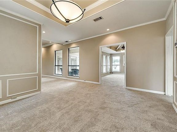 5th image of 1313 Watersedge Dr