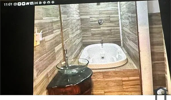 6 bed, $5,500 — Photo 1