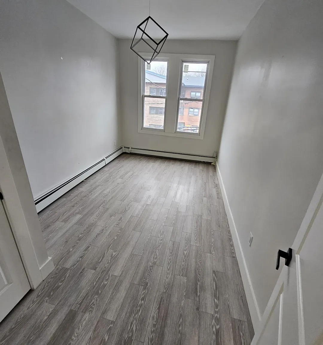 2 bed, 1200 sqft, $2,350 — Photo 2
