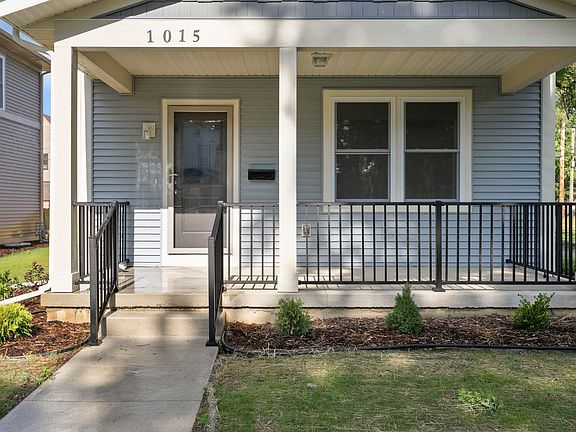 3rd image of 1015 Allen St