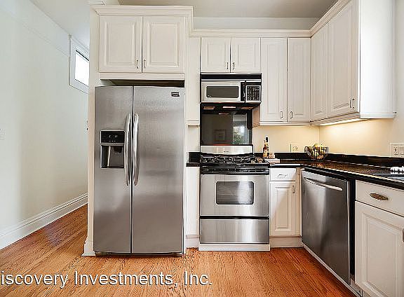 4th image of 2217 Pacific Ave APT 6