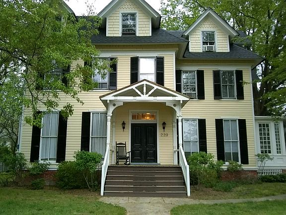 2nd image of 220 S Washington St #1