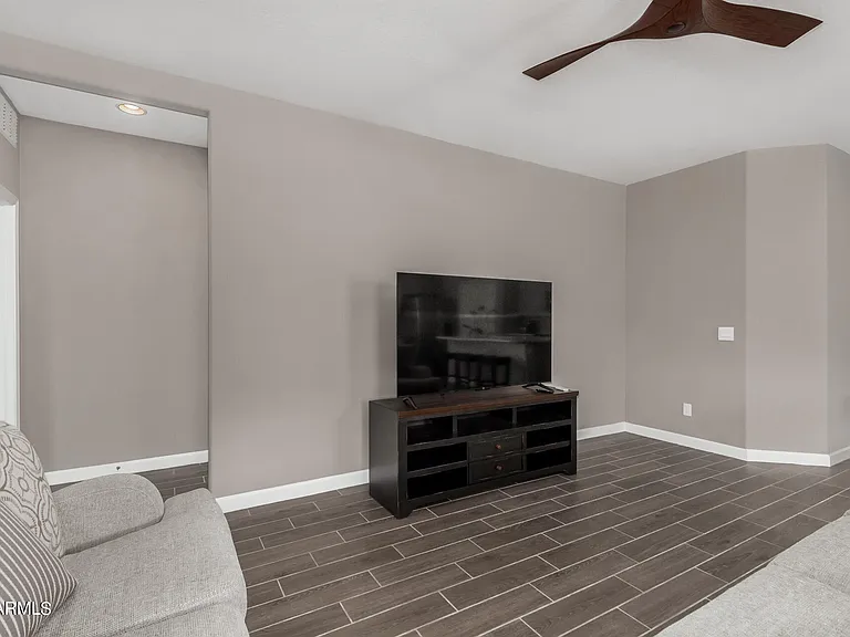 23950 W Hilton Ave — Photo 8