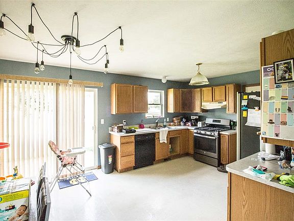 4th image of 1404 Sweet Clover Dr