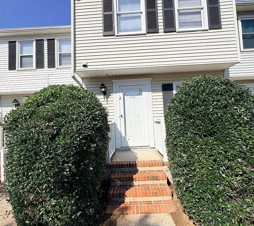 528 Finley St