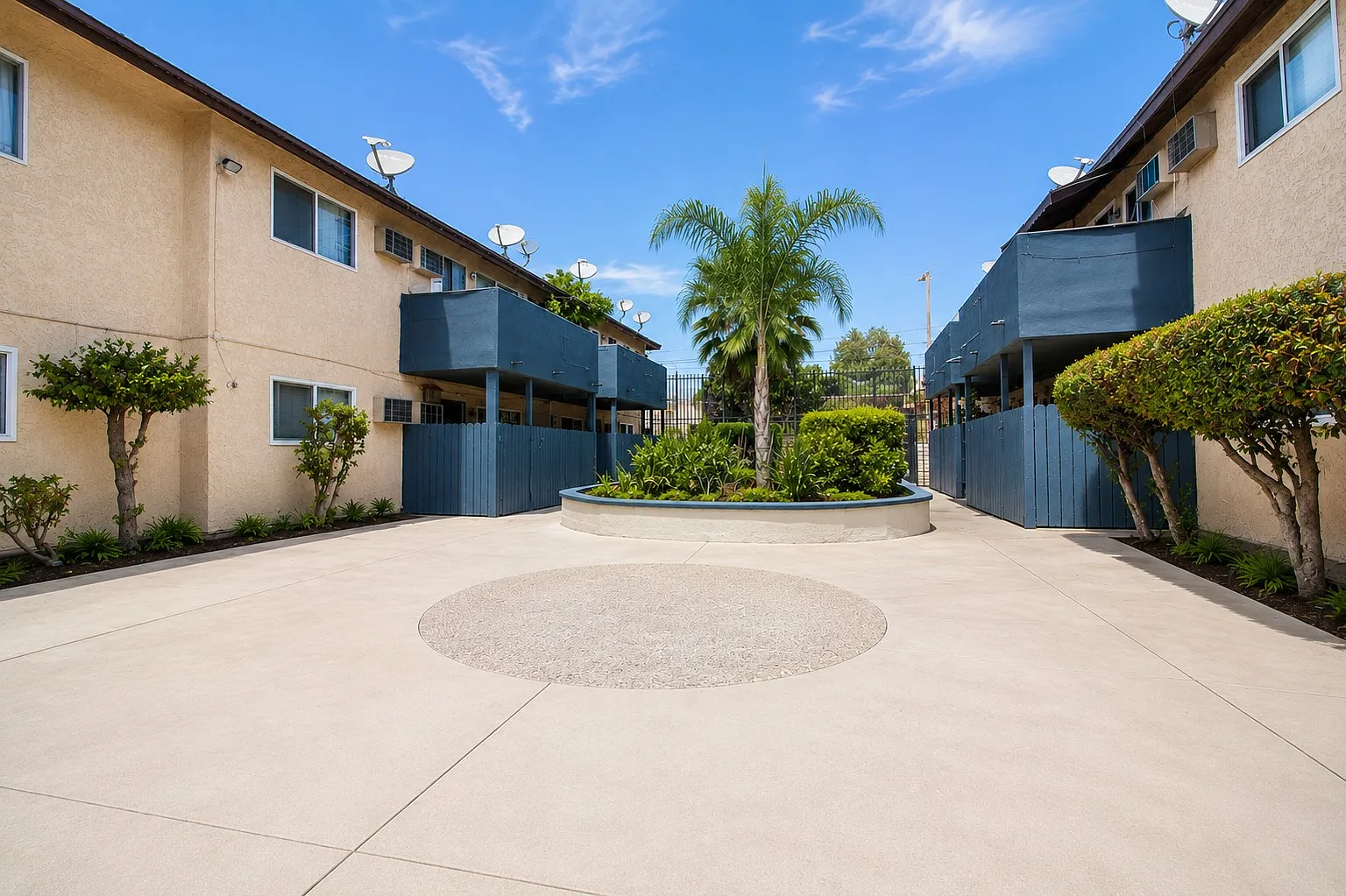 2 bed, 963 sqft, $2,195 — Photo 1